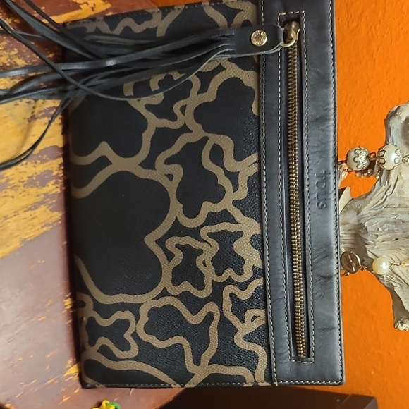 Tous Tan and Brown  Clutch with Zipper - Picture 3 of 6